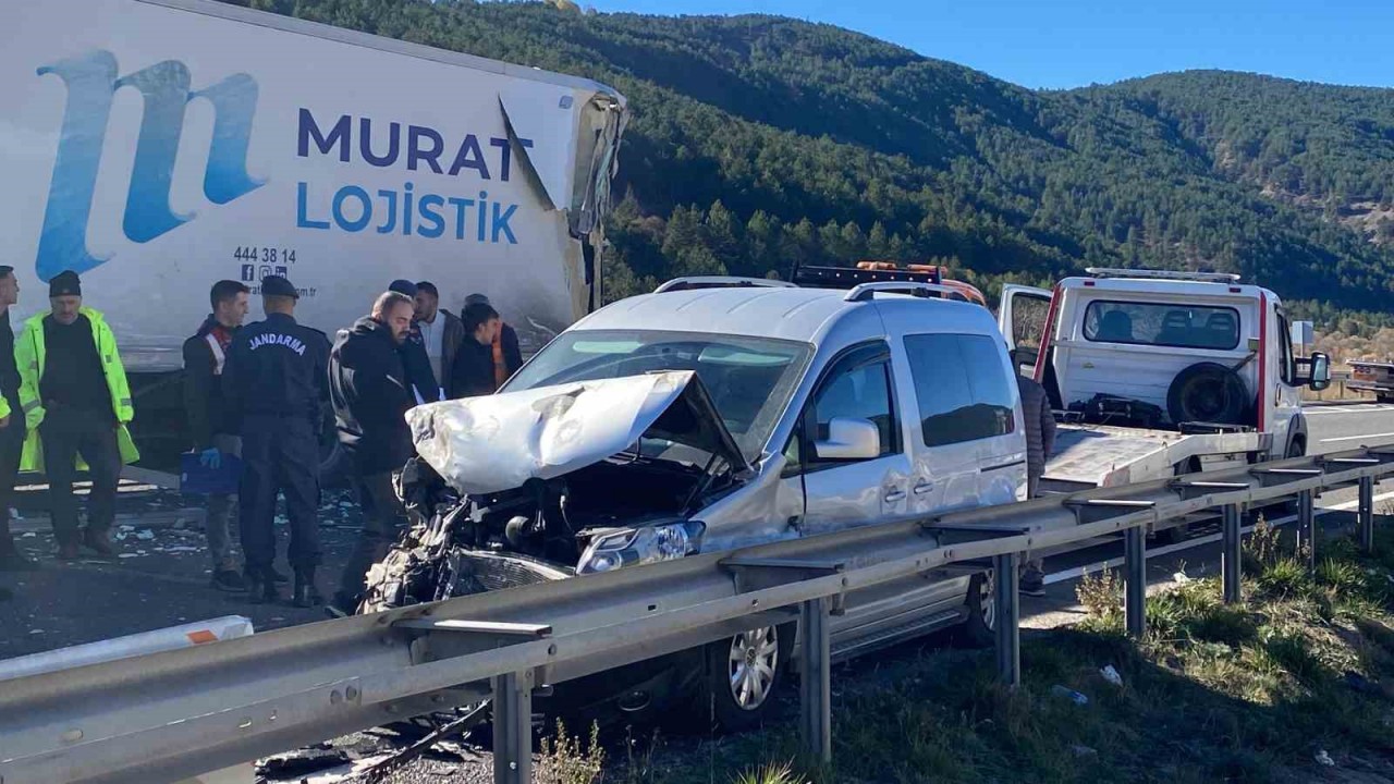 Çankırı'da kaza sebebiyle kapanan D100 yeniden trafiğe açıldı