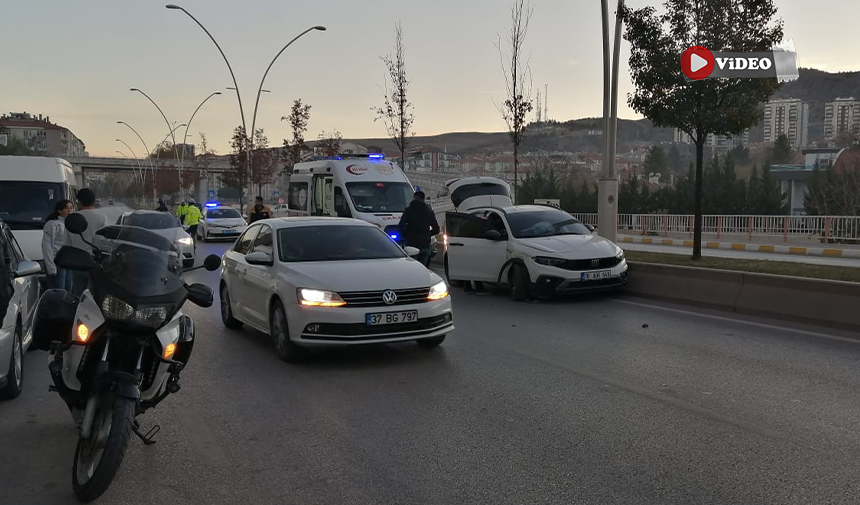 Çankırı şehir merkezinde maddi hasarlı trafik kazası