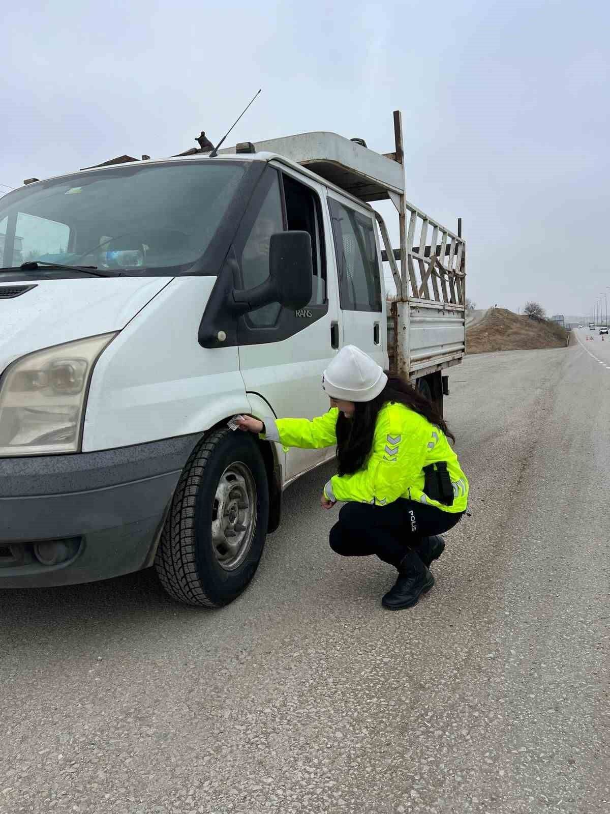 Çankırı karayolunda ticari araçlara kış lastiği denetimi başladı