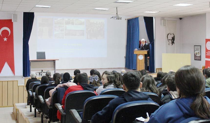 Prof.Dr. Aydın Dalgıç Çankırı Lisesi öğrencileri ile buluştu