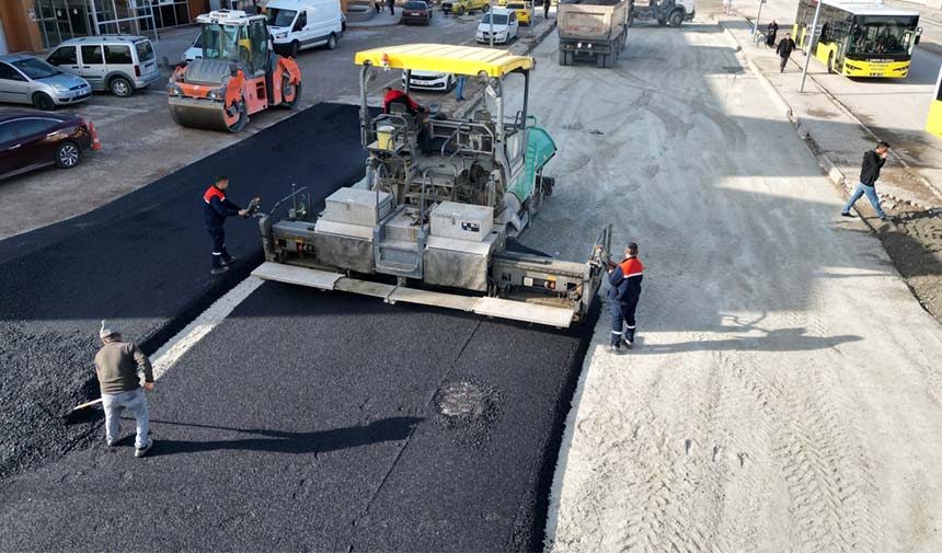 Çankırı Belediyesi son bir yılda 21 Bin Ton asfalt serimi gerçekleştirdi