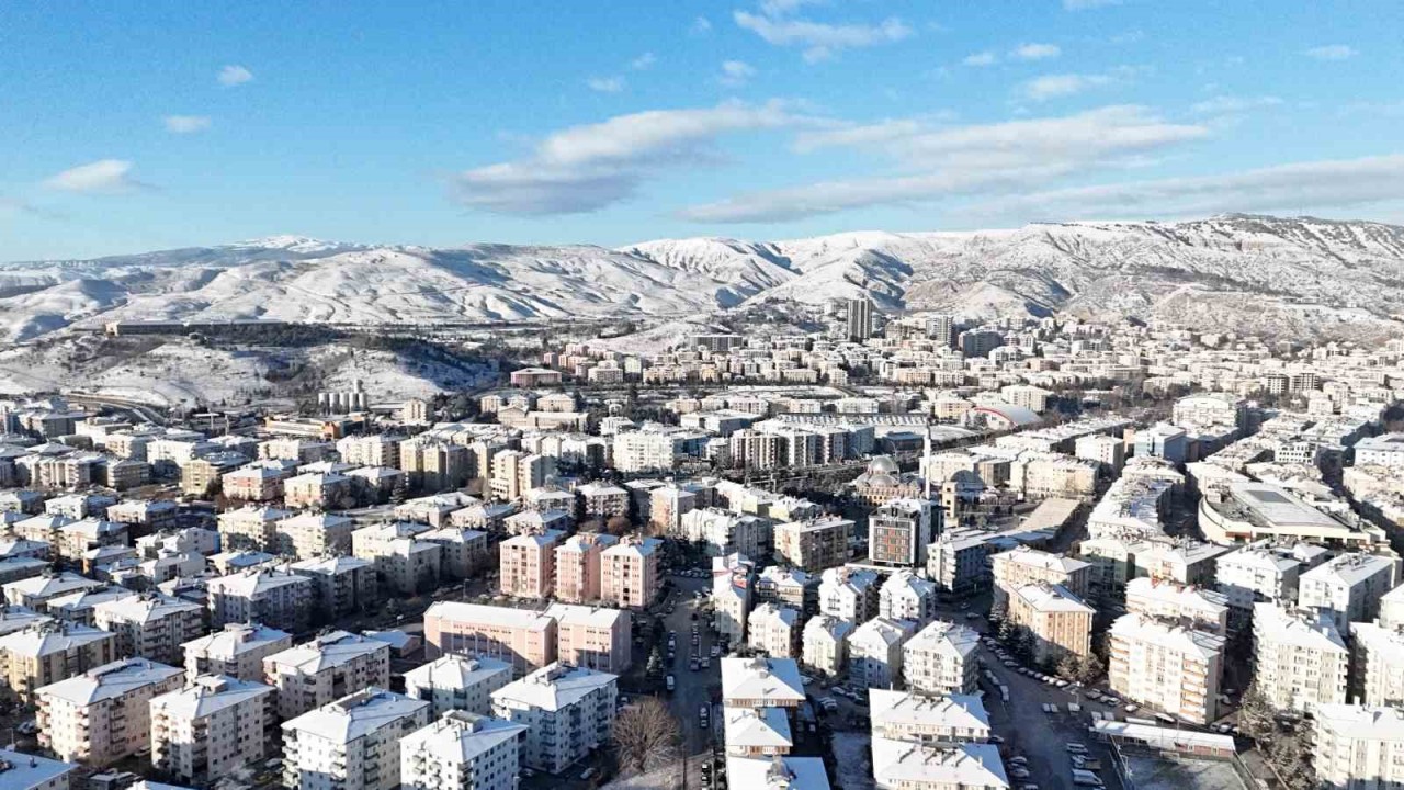 Çankırı’da kar manzarası dronla havadan görüntülendi