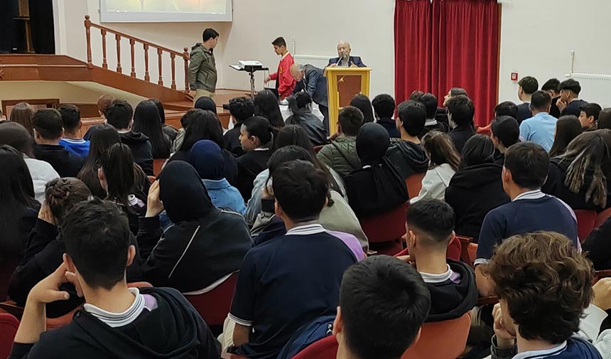 Çankırı Lisesi'nden anlamlı buluşma: Zeki Ömer Defne yeniden hatırlatıldı