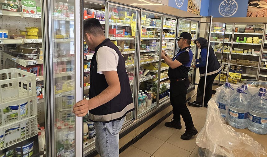 Çankırı Zabıtasından bayram öncesi marketlere sıkı denetim