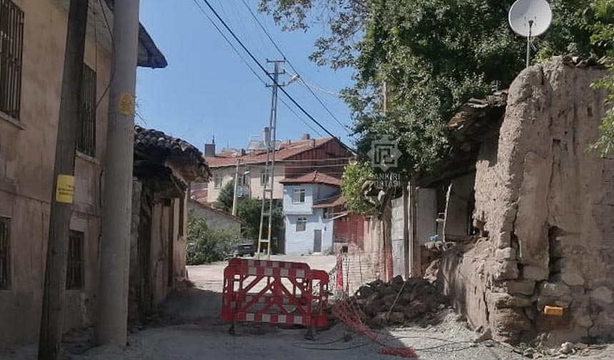 Gocme Tehlikesi Yol Kapandi 1
