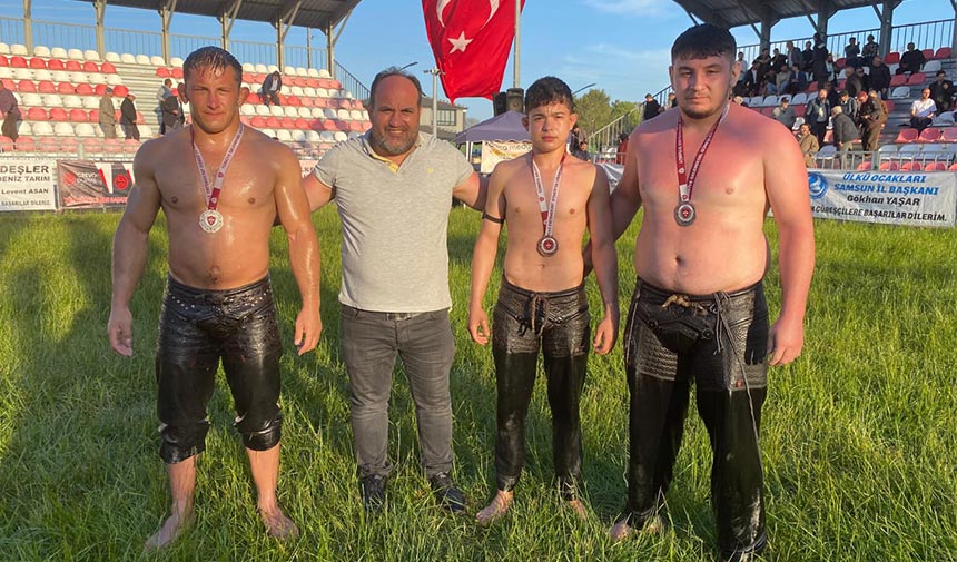 Genç güreşçiler Samsun’dan 3 madalya ile döndü