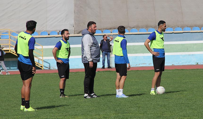 Çankırı FK baraj maçı için Salı günü topbaşı yapıyor