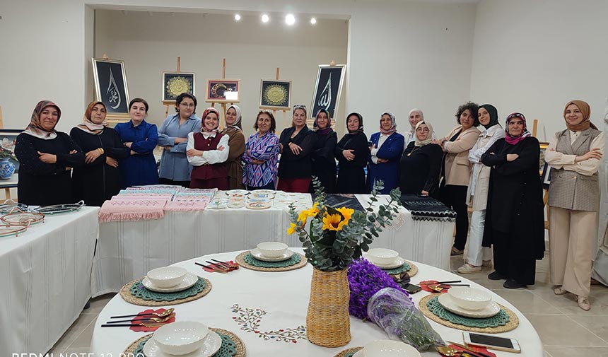 Şabanözü Halk Eğitimi Merkezi El Sanatları Kültürü Sergisi açıldı