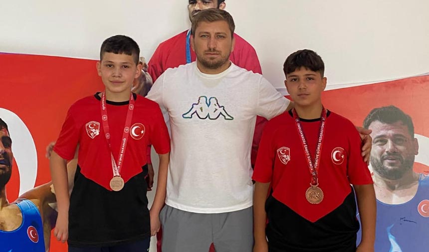 Çankırılı minik pehlivanlardan büyük başarı