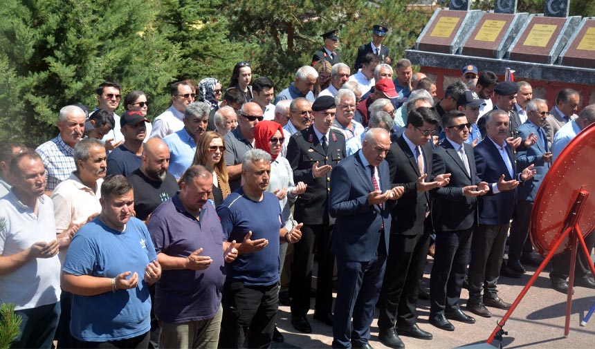 Çankırı’da 15 Temmuz törenleri şehitlik ziyaretleri ile başladı