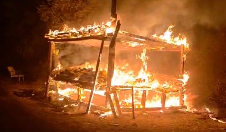 Çankırı'da kavun satış tezgahı alevlere teslim oldu