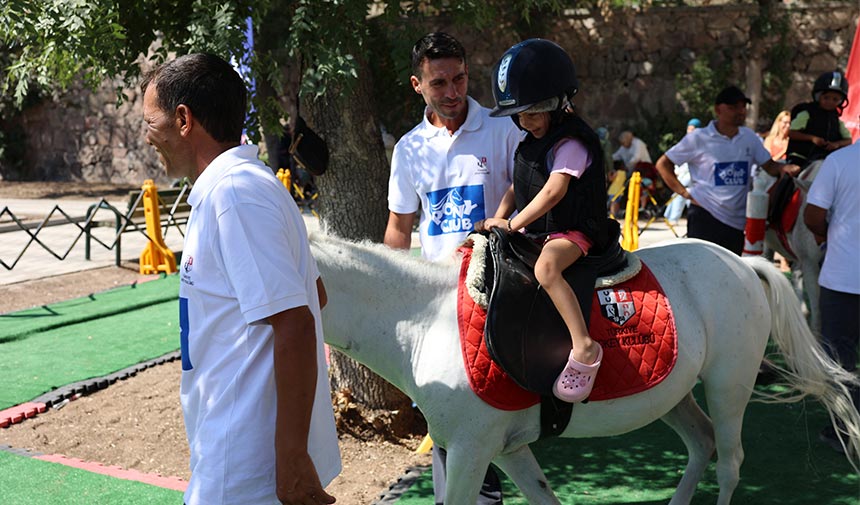 Pony Club Etkinliği Çankırı’da çocuklarla buluştu