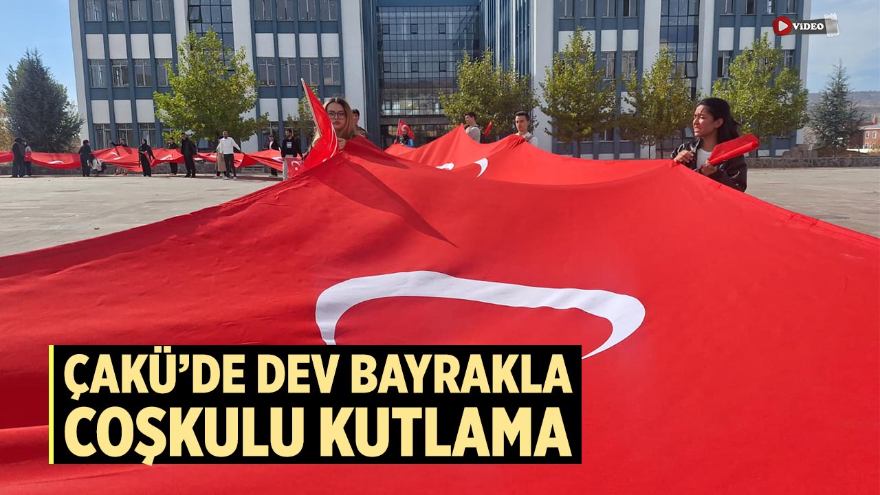 Çankırı Karatekin Üniversitesi Cumhuriyeti Dev Türk Bayrağıyla Kutladı