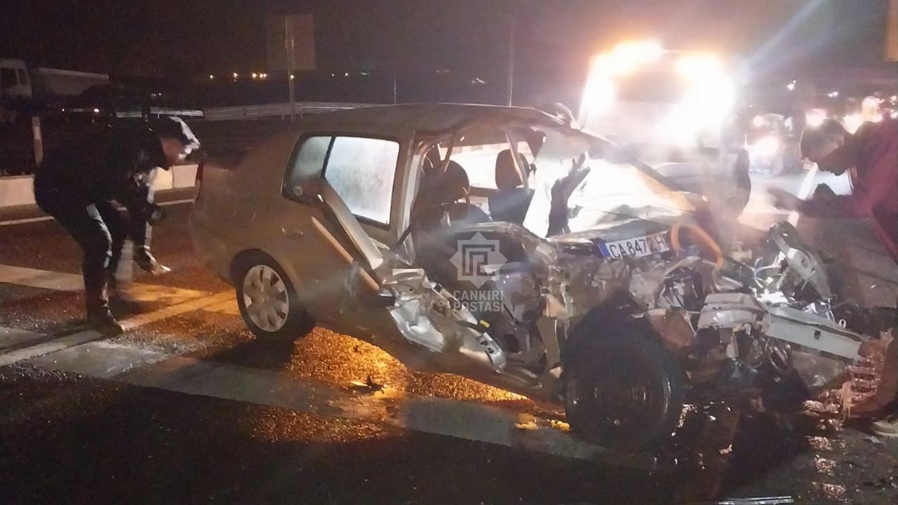 D 100 Karayolunda Otomobil Alev Aldi 3