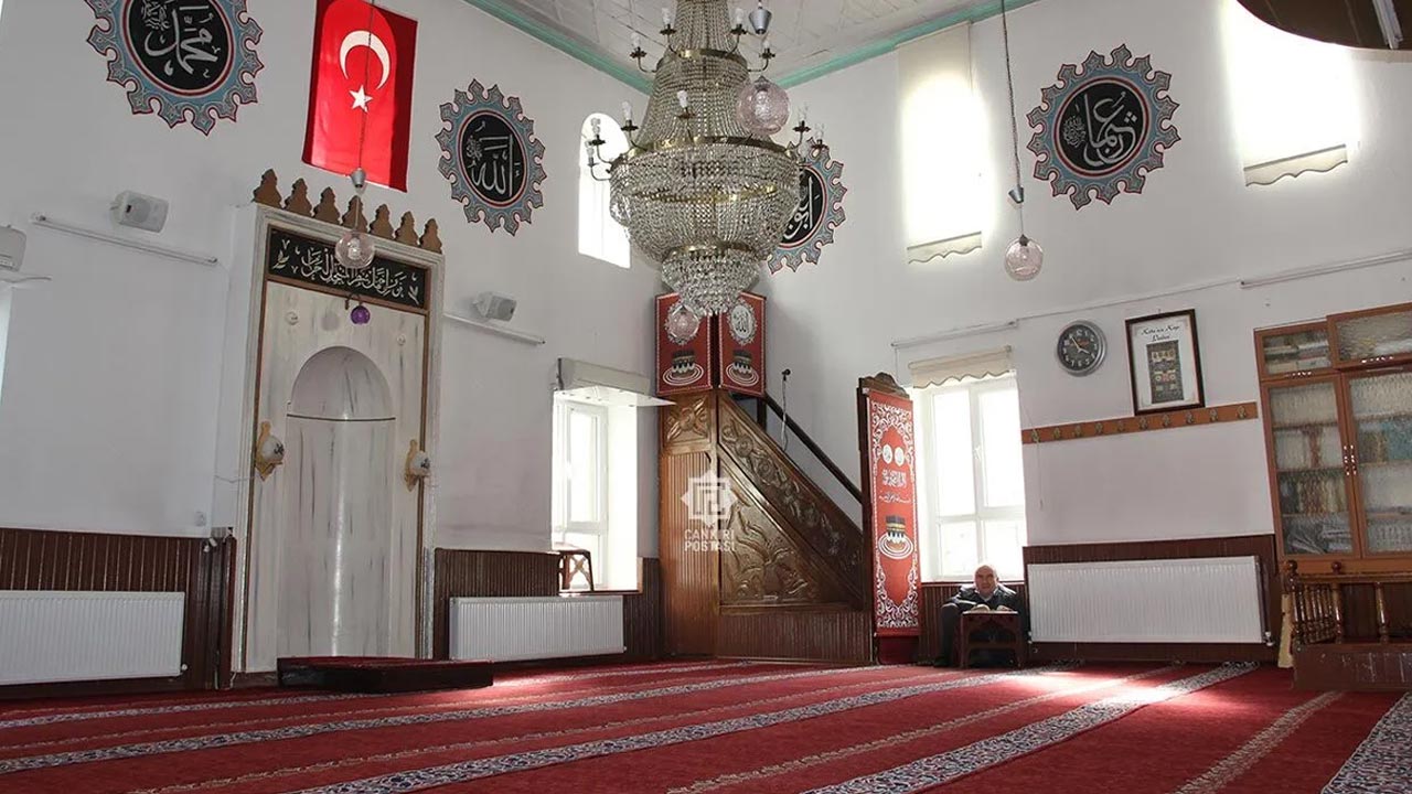 Iplik Pazari Cami Ici