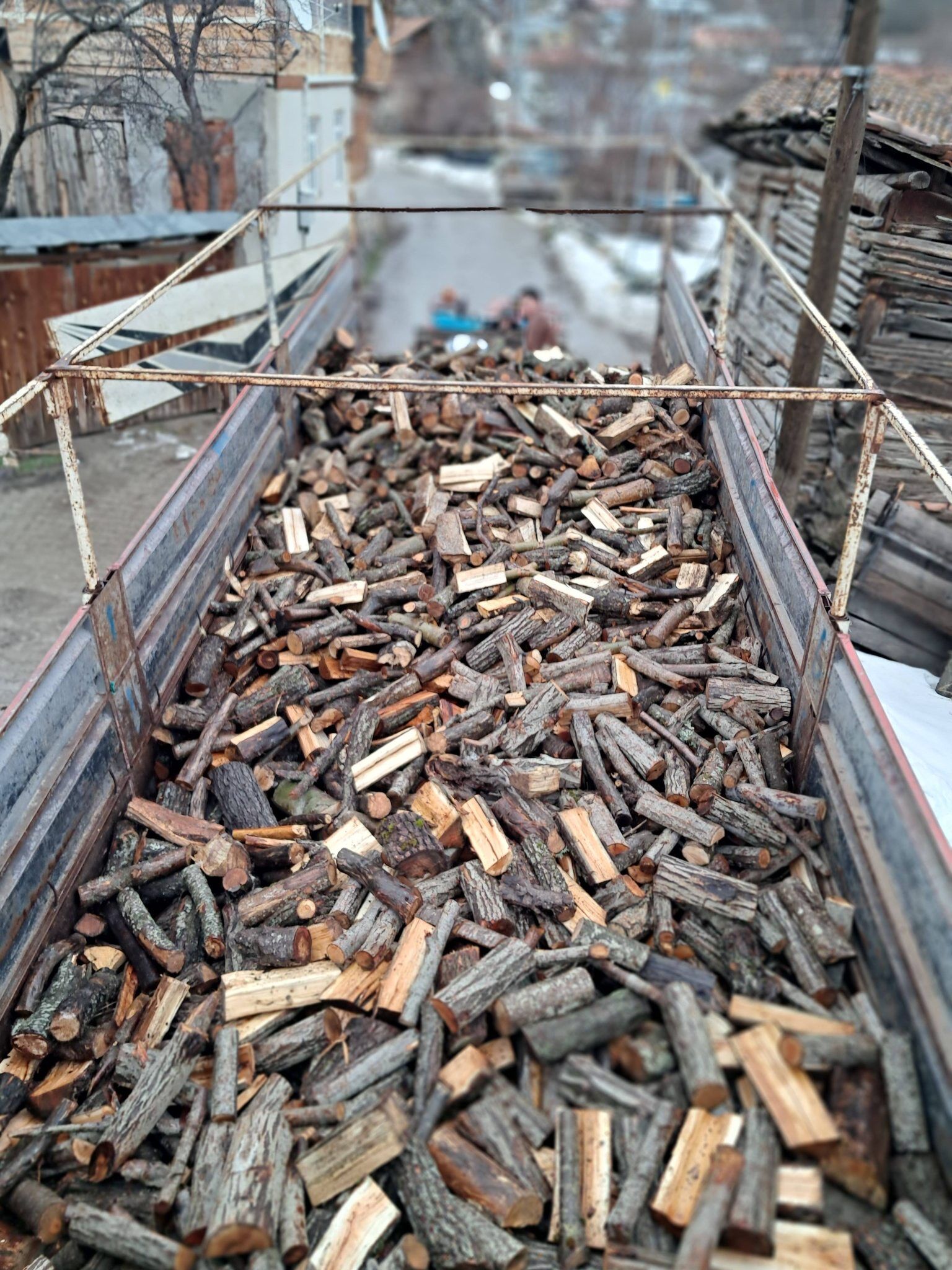 Cankirida Asirlik Lzeetlere Muhtardan Odun Destegi