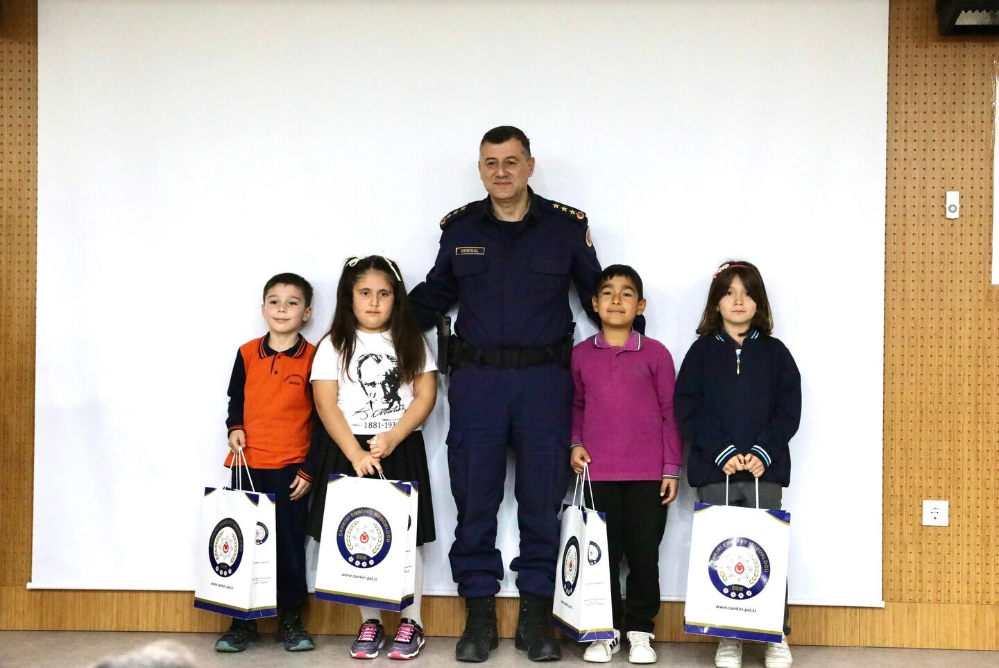 660971070 18085667636260796 6421449960534790972 N