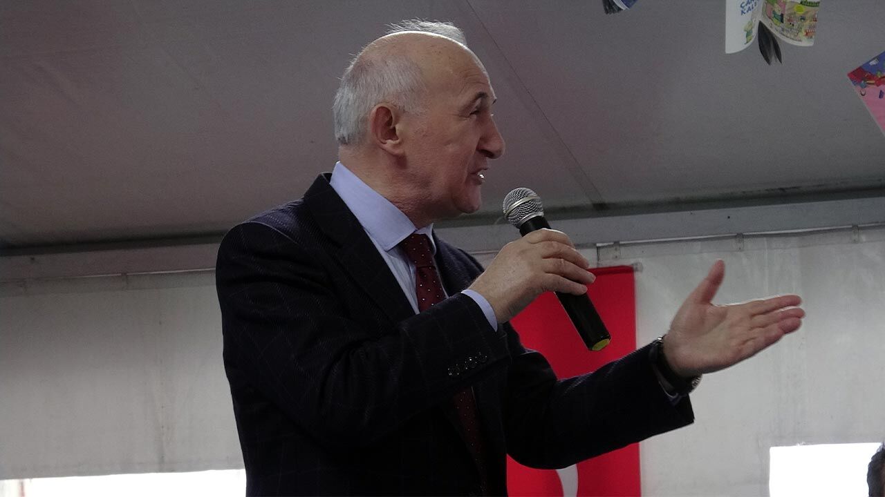 Prof. Dr. Ahmet Şimşirgil: “Tarih ve Ahlak Bozulursa Toplum Çöker”