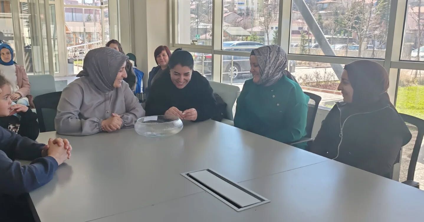 661604859 18546594313065810 8556154895537206317 N