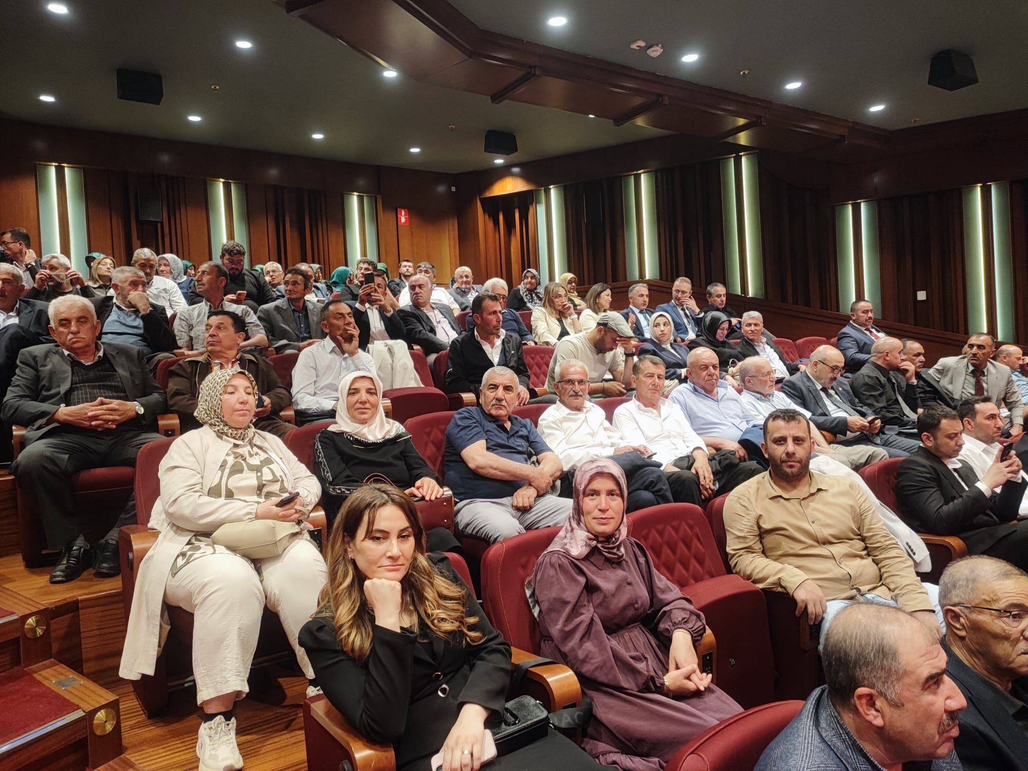 Cankirili Ciftciler Külliyede Programa Katildi1