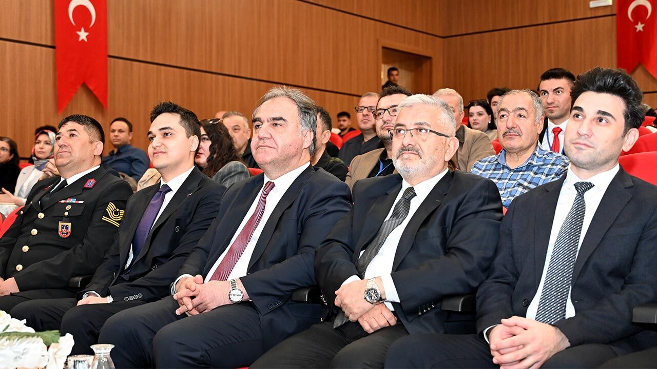 Yaprakli Sempozyumu1