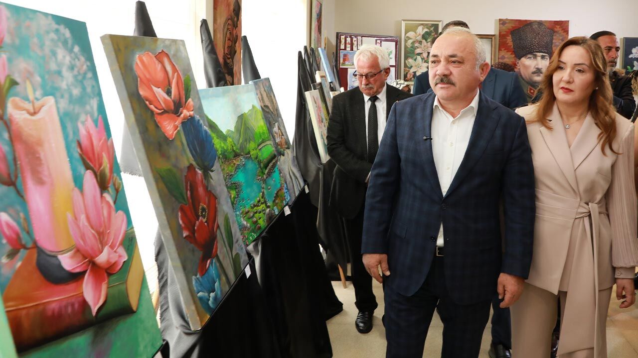 Kadin Emegi Sergisi Kapilarini Acti