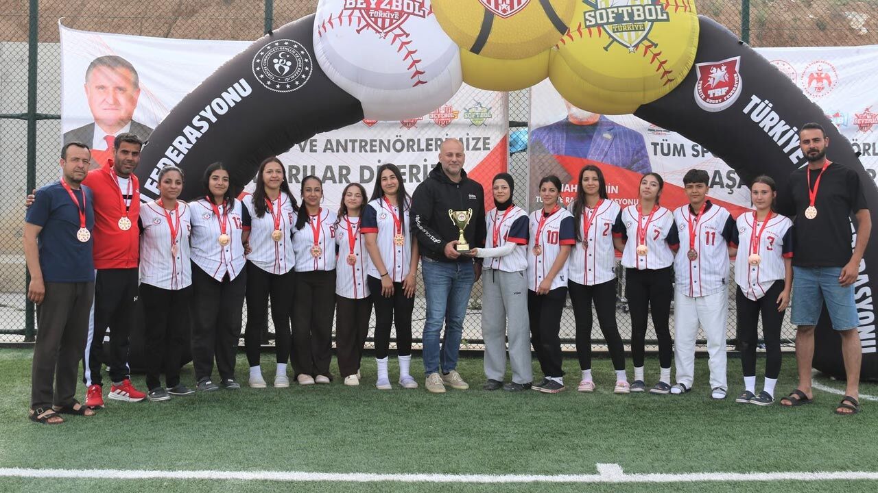 Softbol Smpiyonasi Sona Erdi3