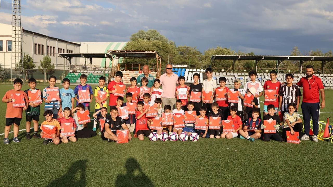 Hasan Sopaci Cerkes Futbol Kursunu Ziyaret