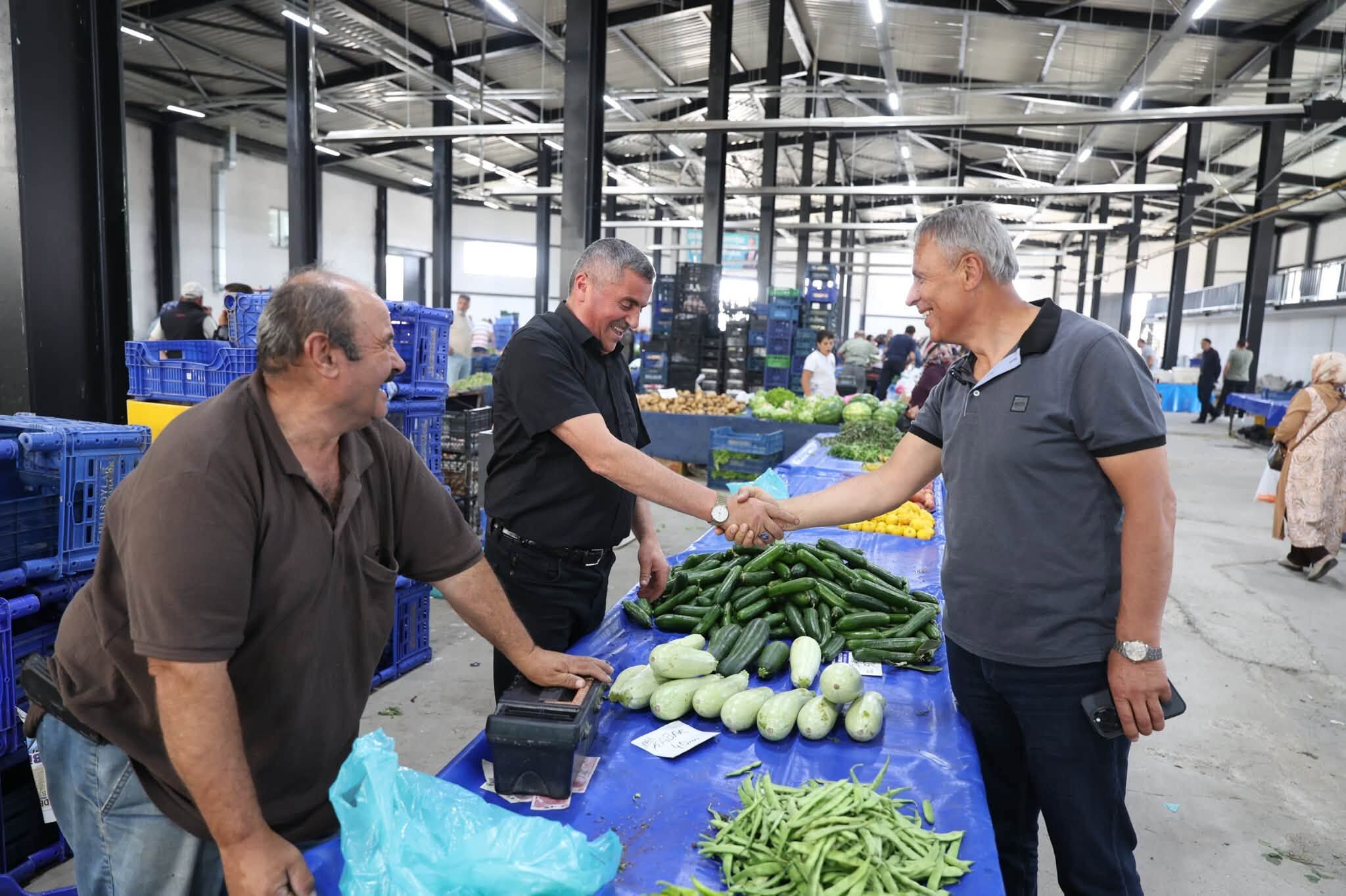 Sopaci Pazarda Esnaf Ve Vatandasla Bulustu1