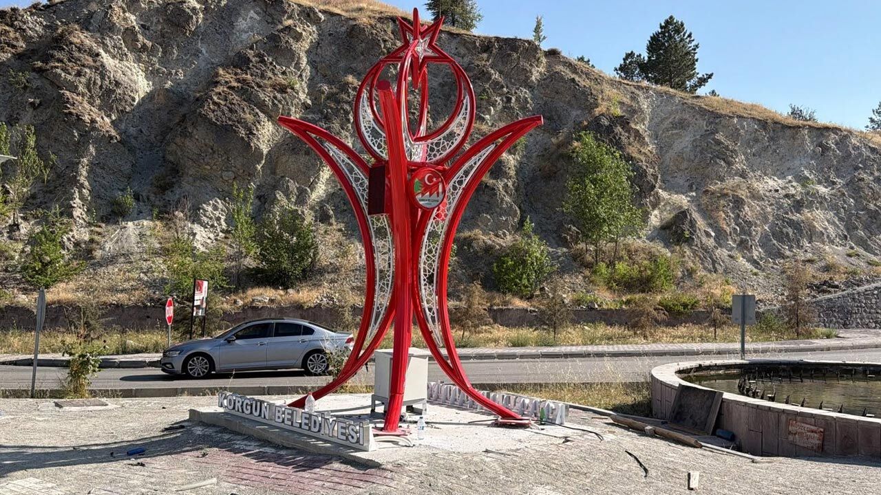 Korgun’un girişine modern dokunuş: Led gövdeli kavşak görseli tamamlandı