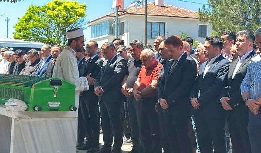 Başkan Bezci’nin annesi Ferize Bezci son yolculuğuna uğurlandı