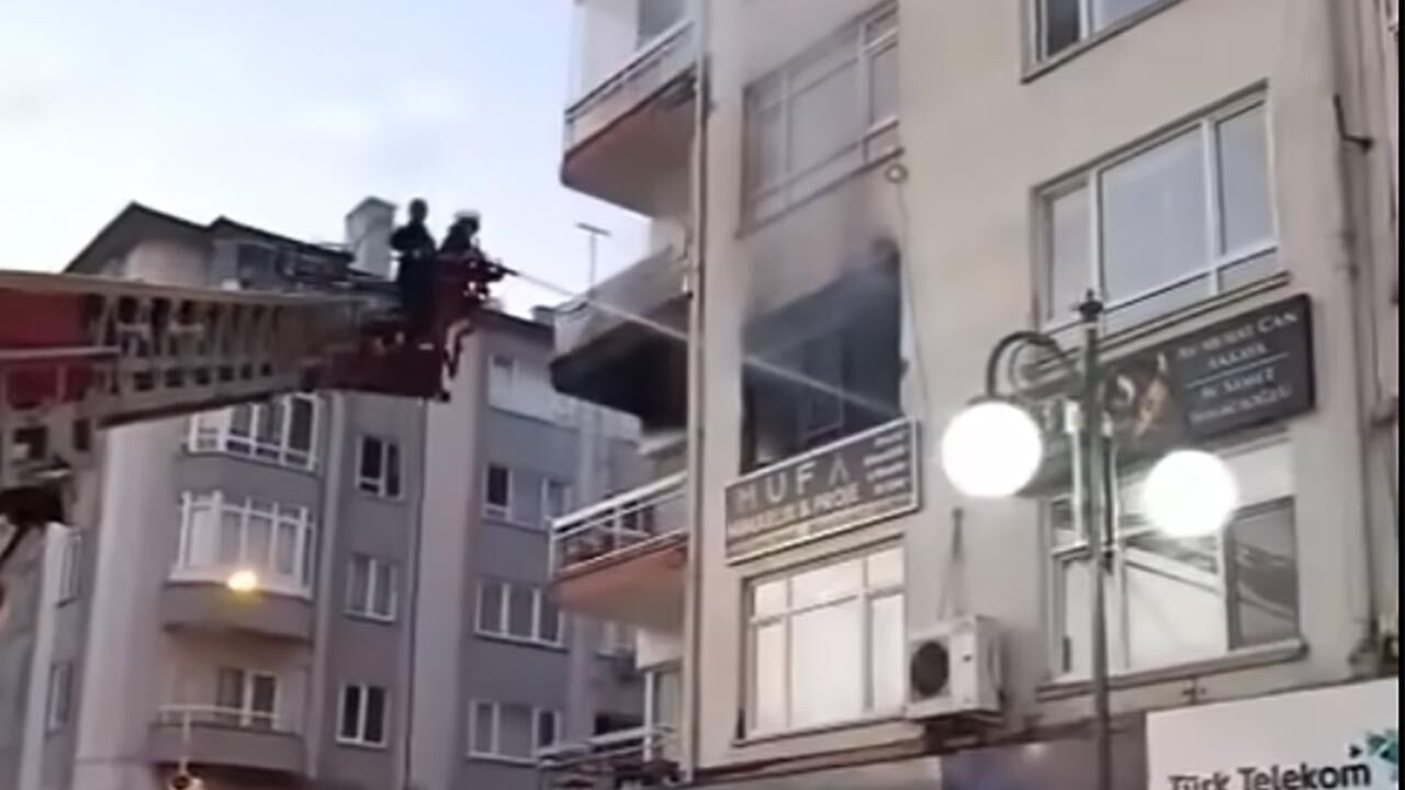 Bir Ev Küle Döndü