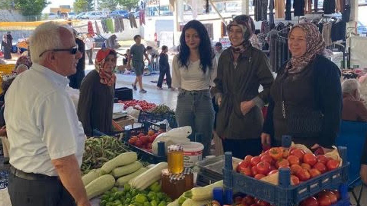 Baskan Kozan Vatndaslarla Pazarda Bir Araya Geldi2