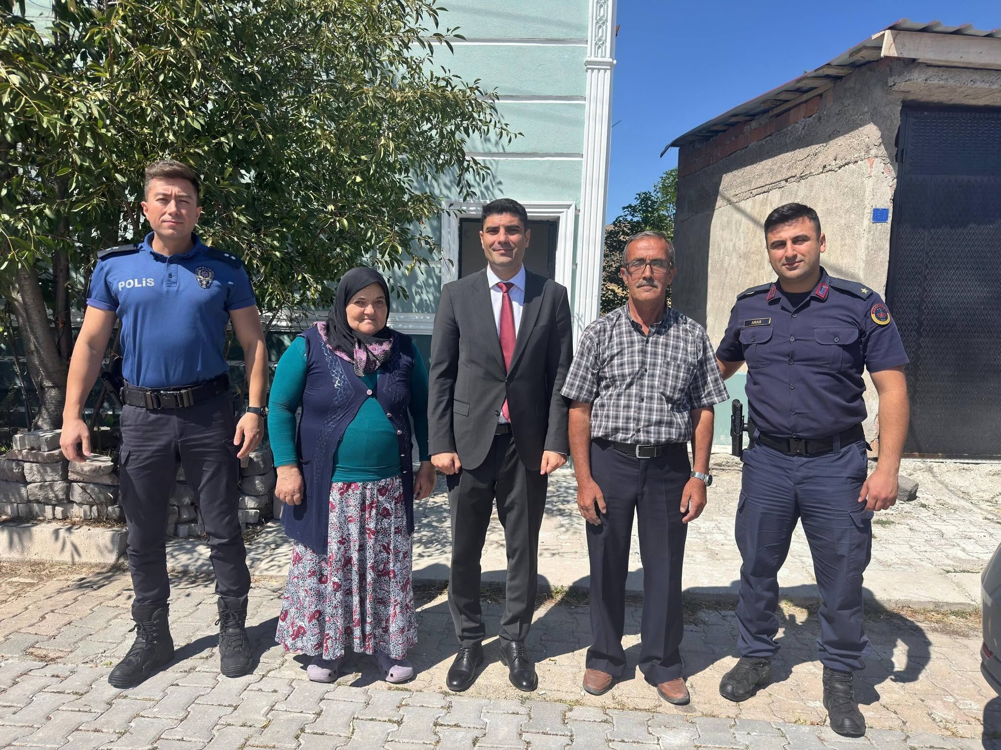 Kursunluda Sehit Ailelerine Ziyaret1