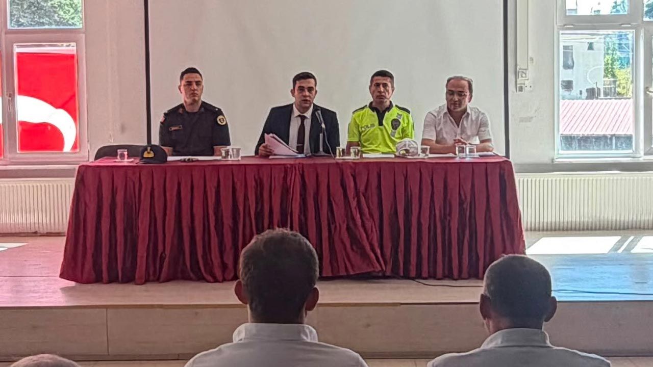 Yapraklı’da muhtarlar toplantısı öncesi yangın tatbikatı