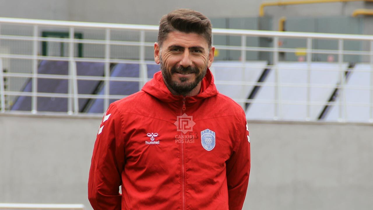 Çankırı FK’nın ikinci kaptanı Orhan Pamukçu Yalovaspor’a transfer oldu