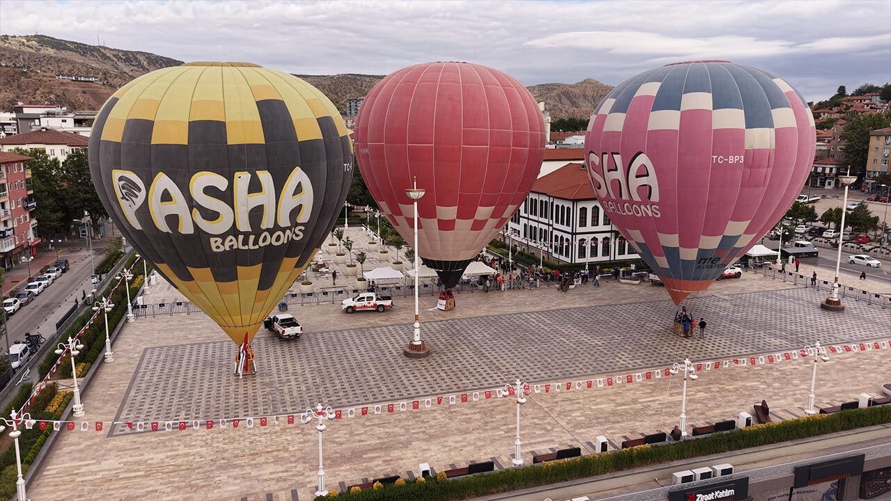 Tuzfest’26’da yüzlerce kişi balon heyecanı yaşadı