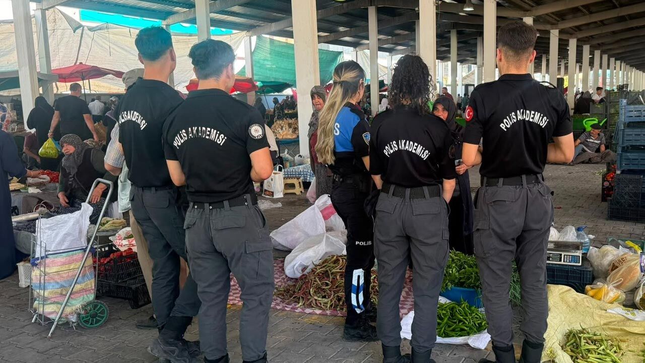 Çankırı’da pazarda dolandırıcılık uyarısı: Polis vatandaşları bilgilendirdi