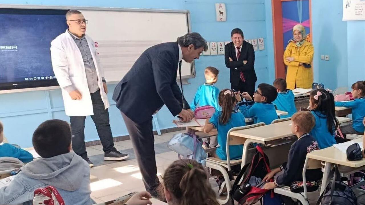 Millî Eğitim Müdürü Işık Şehit Hilmi Bıyıklı İlkokulu’nu ziyaret etti