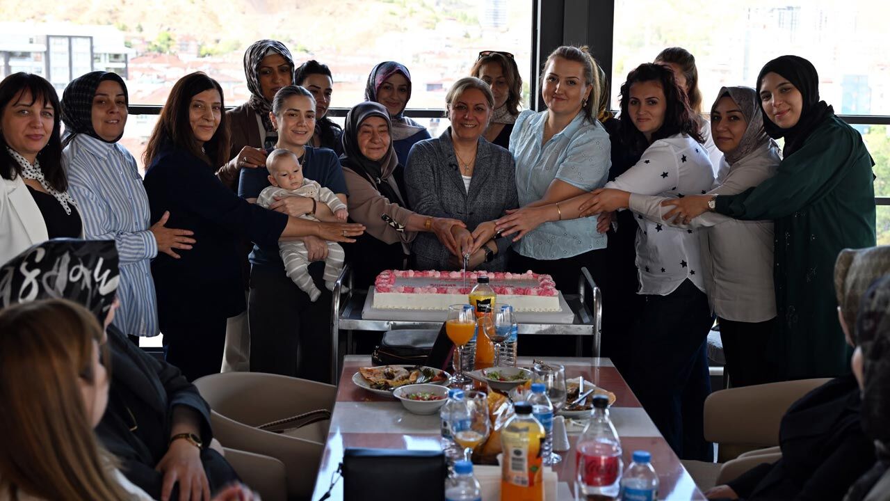 Çankırı Polis Eşleri Derneği’nden Canan Canıtez’e veda yemeği