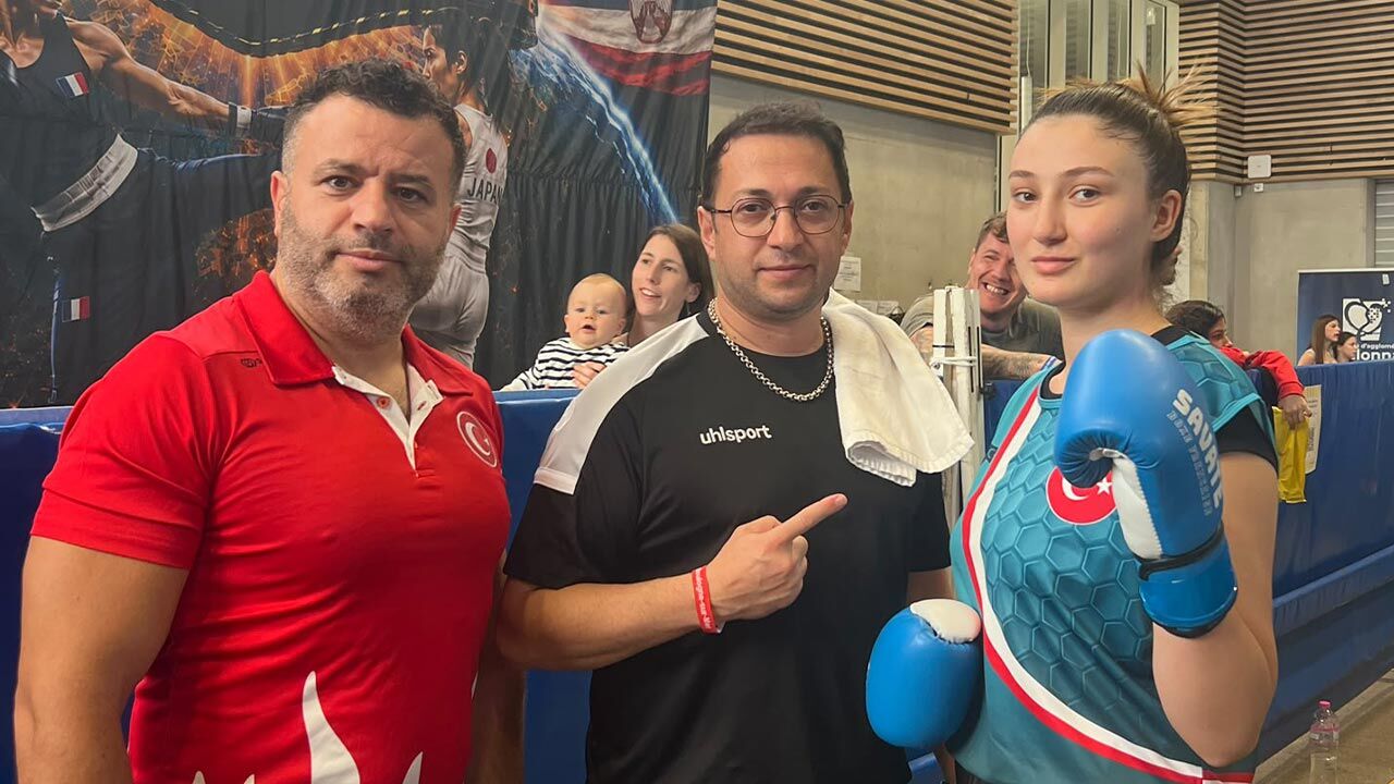Cakülü Akademisyen Fransada Cankiriyi Temsil Etti