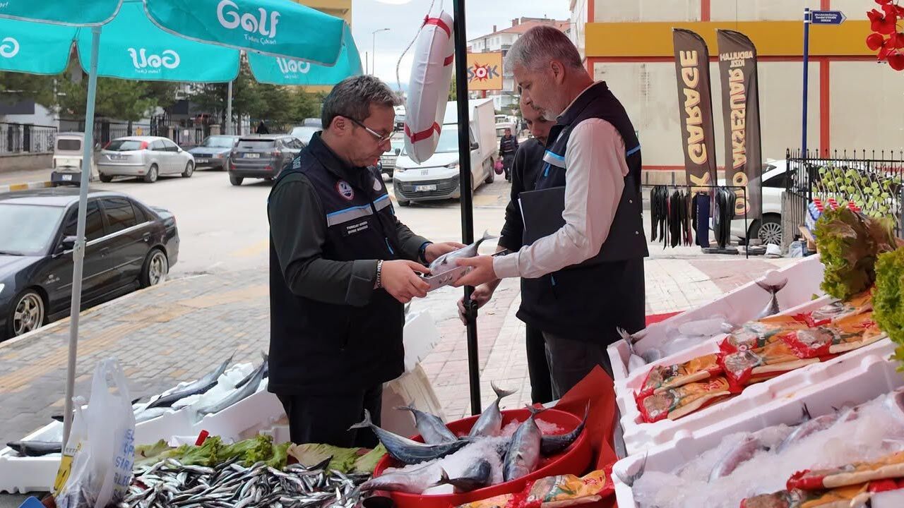Balik Tezgahlarina Siki Deneti1
