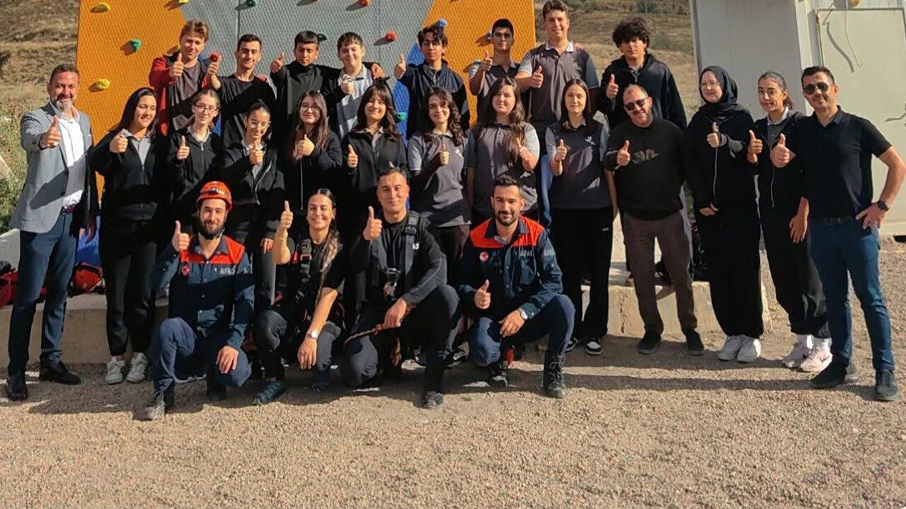Çankırı Nevzat Ayaz öğrencileri AFAD eğitiminde ter döktü