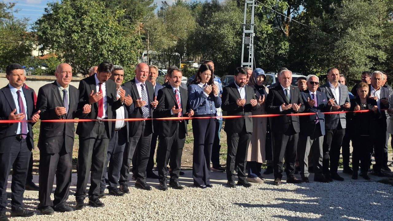 Kurşunlu’da yatırımlar yerinde incelendi, Çiyni Kültür Evi açıldı