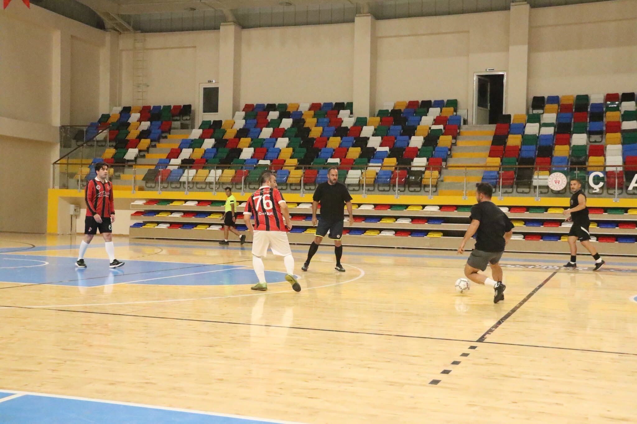 Kamu Sporlari Futsal Heyecani Basladi1