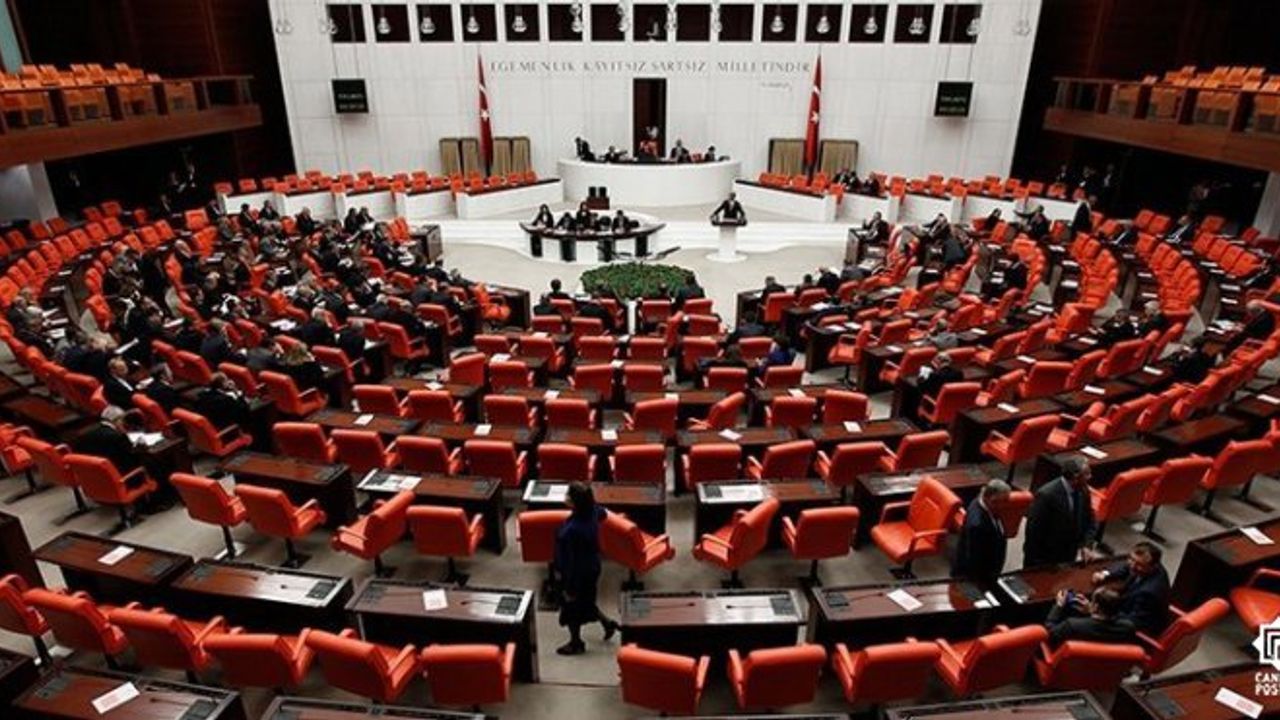 M. Emin Akbaşoğlu AK Parti Grup Başkanvekilli oldu