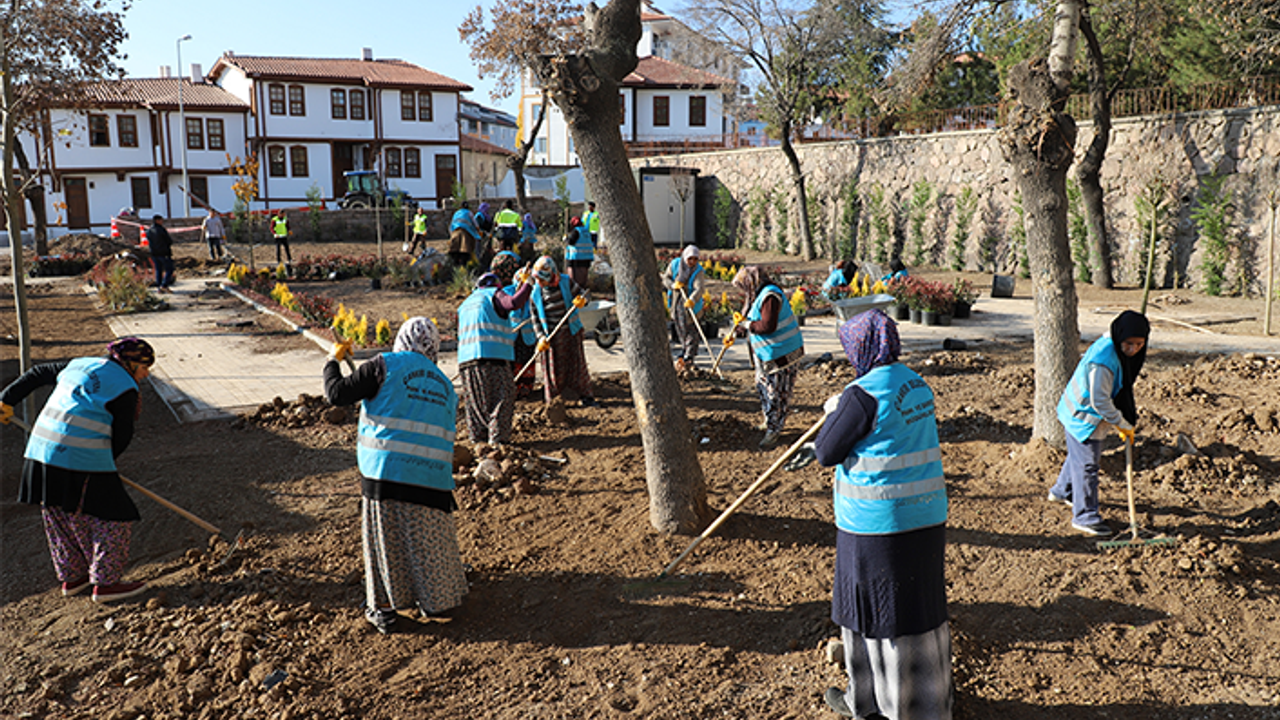 Belediyeden Tarihi Binalara Mekanlara Ortak Dinlence Alanı