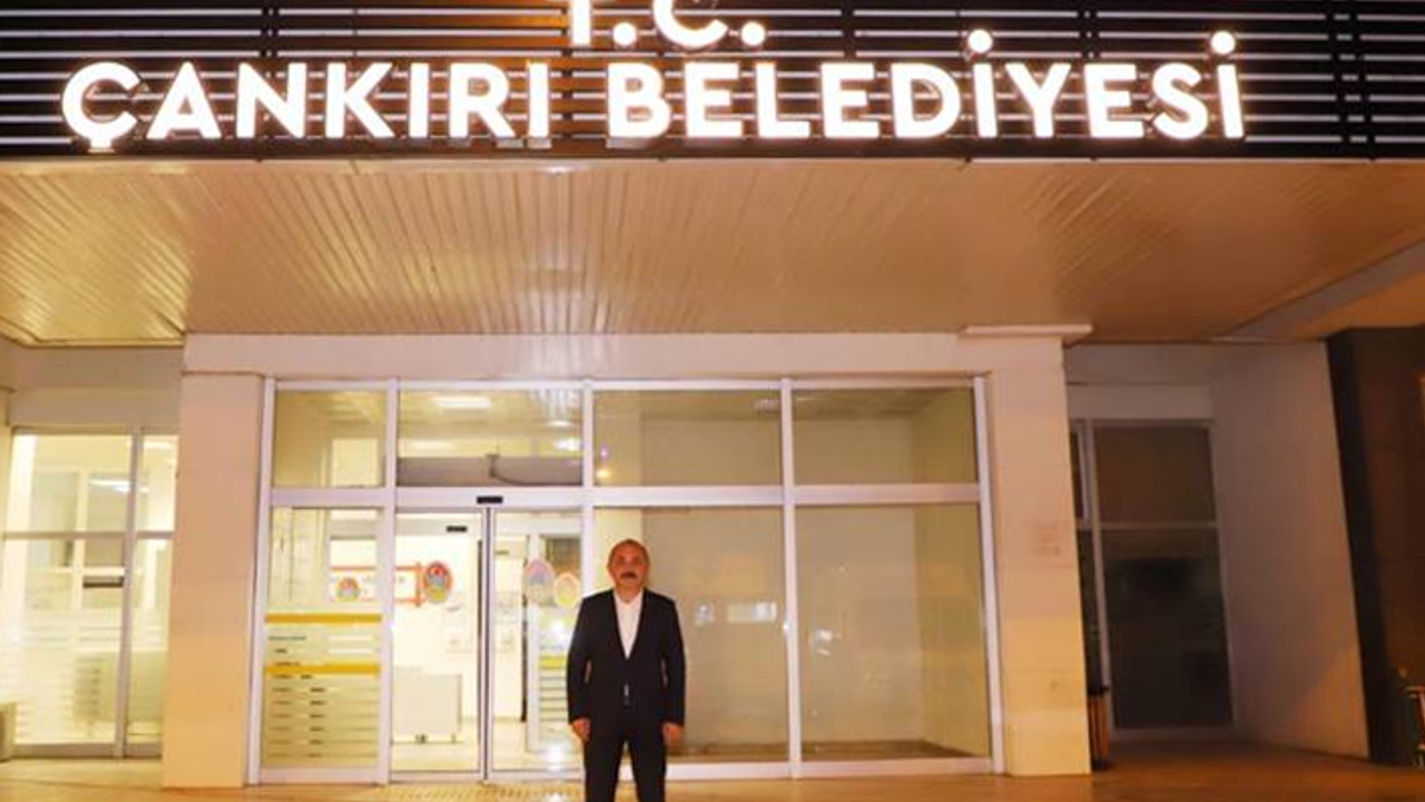 Çankırı Belediyesinde Saray gitti, T.C. Tabelası geri geldi!