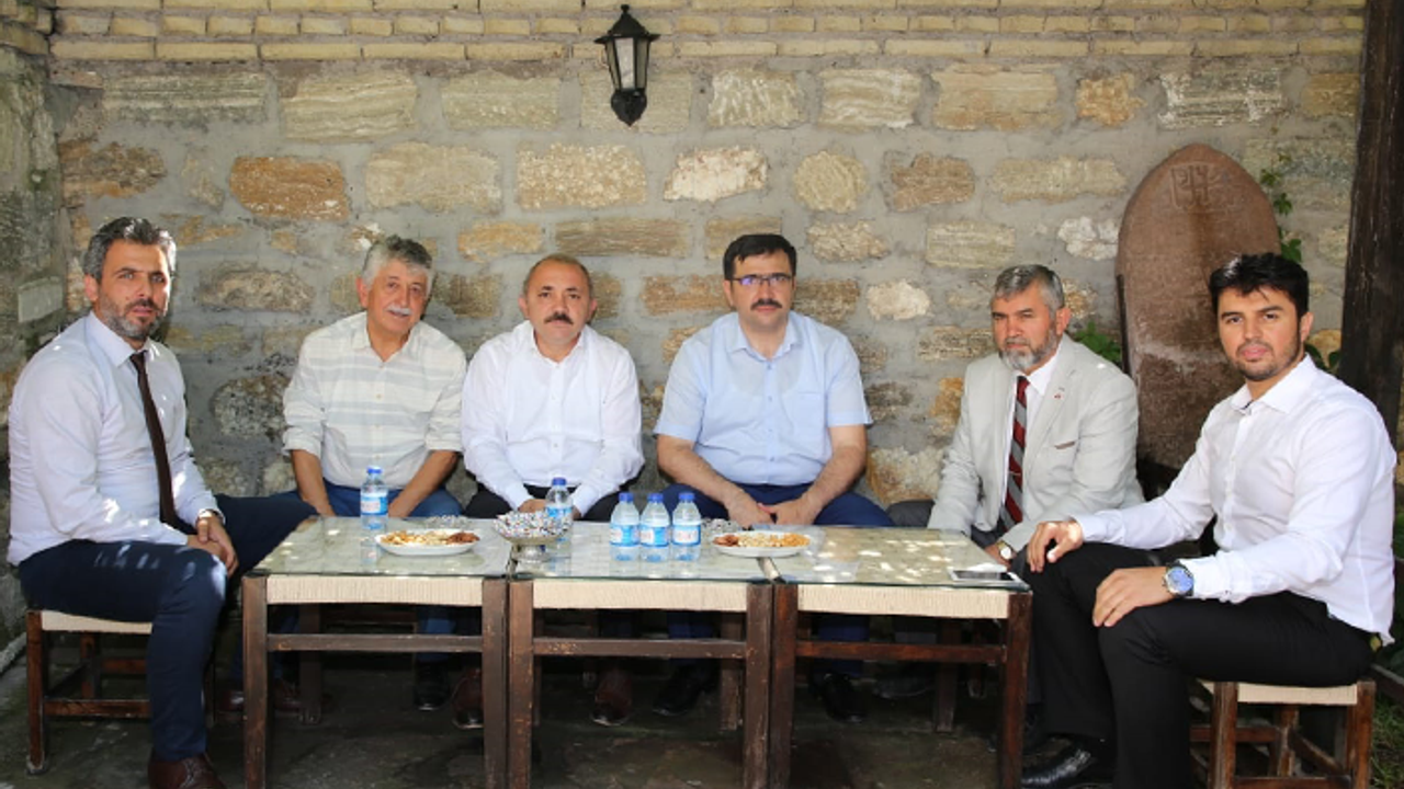 Başkan Esen, Siyasi Parti İl Başkanlarıyla Buluştu