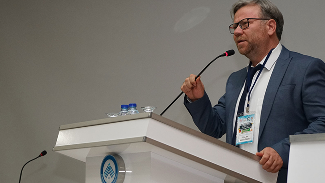 Milli Mücadelede Cephe Gerisi ve İstiklal Yolu Gençlik Sempozyumu Başladı